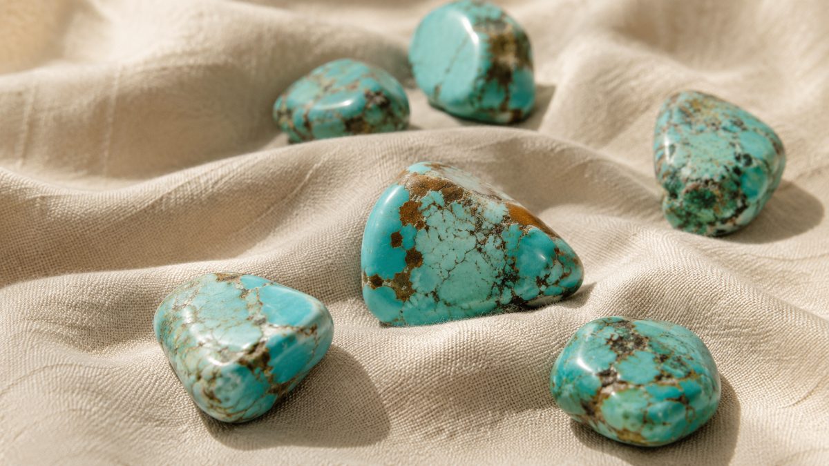 Turquoise bleu-vert veinée de brun, pierre de protection et de voyage