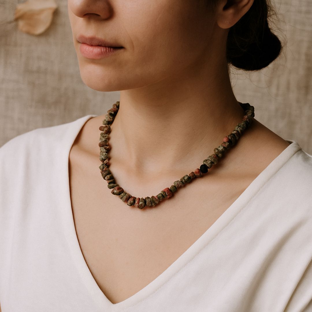Collier baroque en Unakite